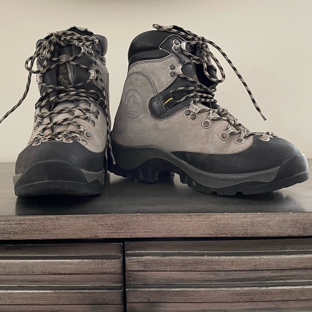 La Sportiva Sz 39.5 (US 8) Mountaineering Boots Leather Vibram
